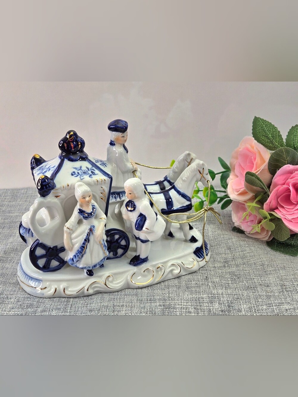 Vintage Cobalt Blue & White Porcelain Horse Carriage Figurine Victorian Colonial